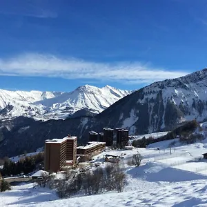 residence-les-pistes.hotels-rhonealpes.com/