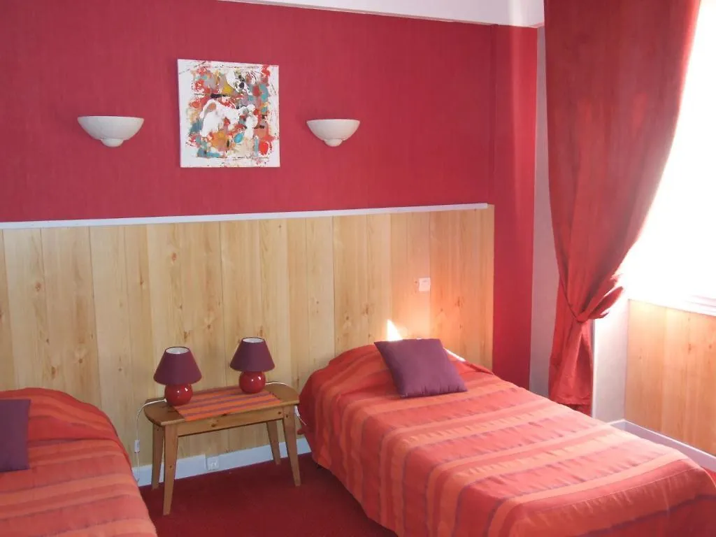 Logis Hotel Du Val D'Aure Cadeac 2*,